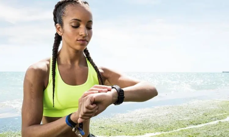 The Intersection of Fashion and Fitness, A Comprehensive Look at Bracelet Fitness Trackers